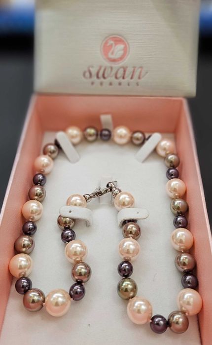 Перлена огърлица. Естествени перли и сребро.