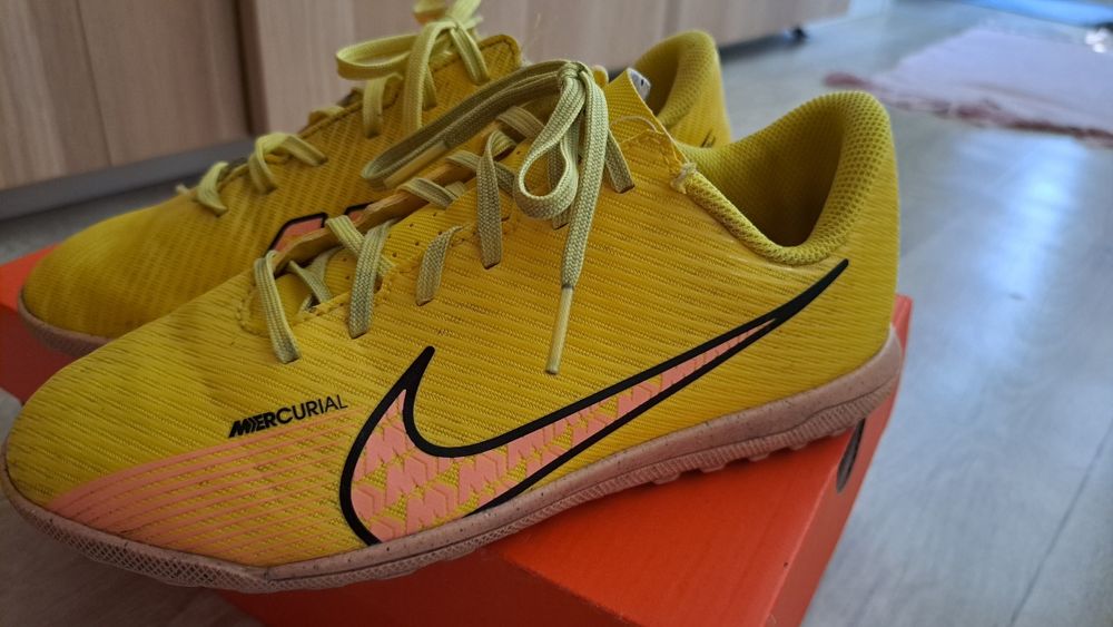 Стоножки 36.5 номер Nike