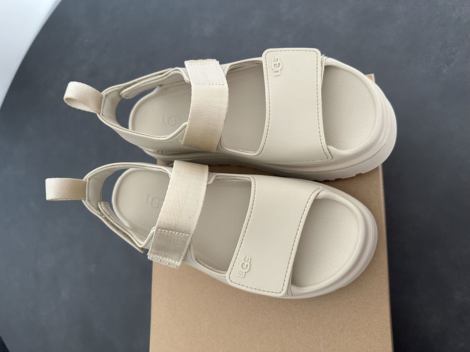 Сандали  UGG оригиналнии  40 номер