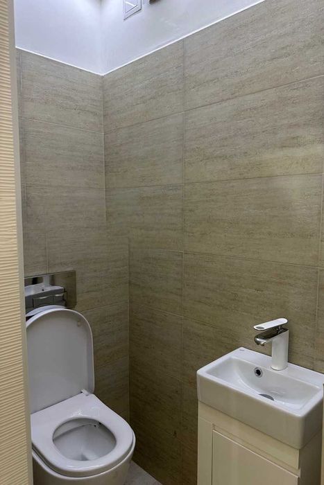 Дава се под наем Тристаен апартамент в София, Витоша - 75 кв.м за 818 € - Снимка #9