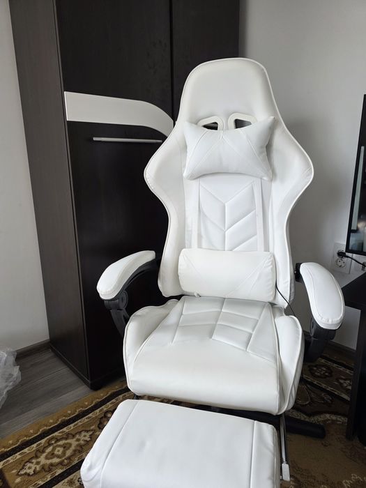 Vând scaun de gaming!!
