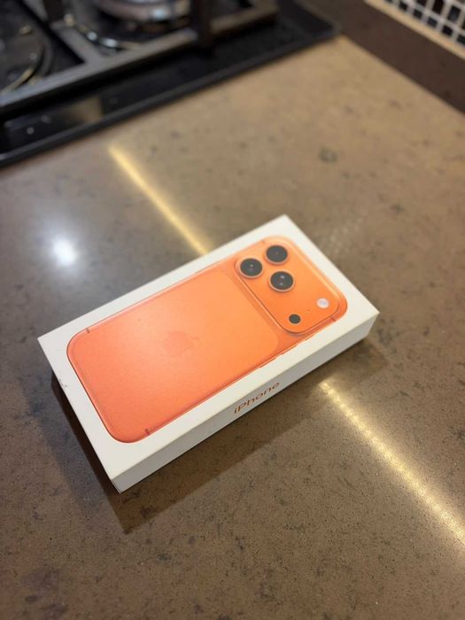 Iphone 17 Pro Cosmic Orange 256gb 99% baterie