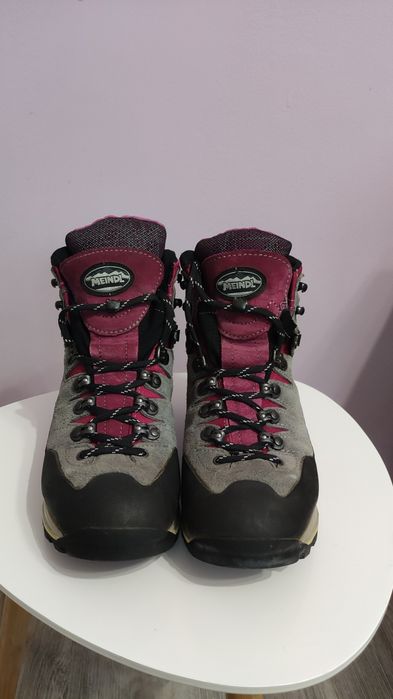Туристически обувки MEINDL GORE-TEX. Размер 40 стелка 26см