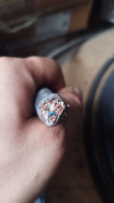 Продам кабель 2х10мм