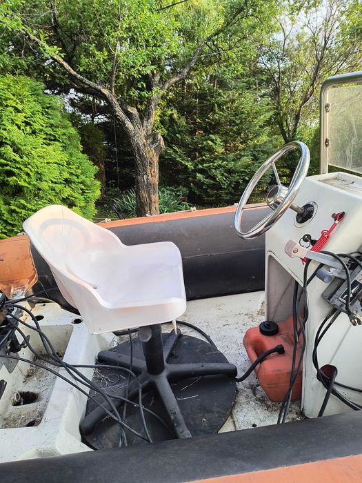 Vând barcă cu motor, RIB cu motor 20 cp Johnson 2t.