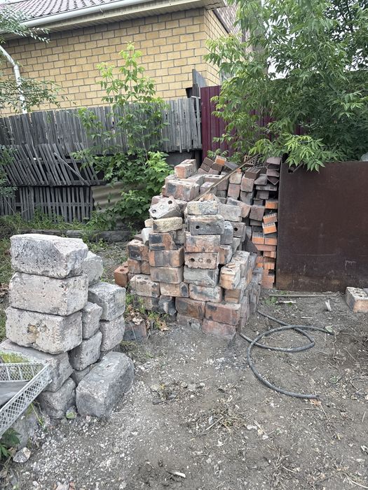 Отдам бесплатно кирпичи