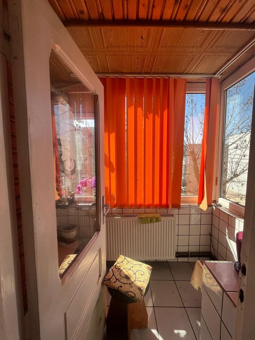 Apartament de vanzare DECOMANDAT zona Confectii Arad, 2 camere