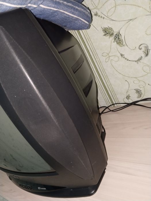 Телевизор LG, б/у