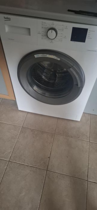 Пералня чисто нова