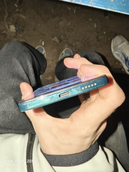 Продам vivo v40 lite