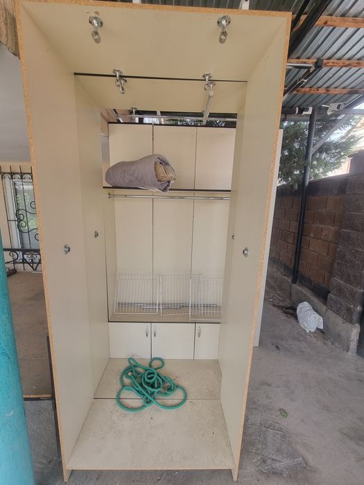 Мебель в магазин