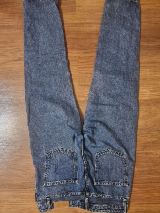 Продам женские джинсы