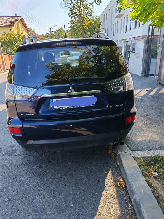 Mitsubishi Outlander 2.2 DI-D 4x4 Automat 2010, 7 locuri
