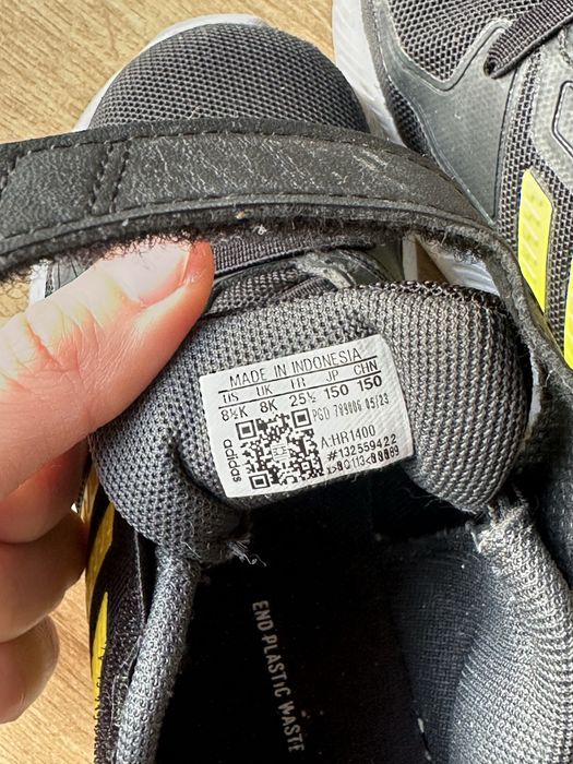 Продам детские кроссовки Adidas