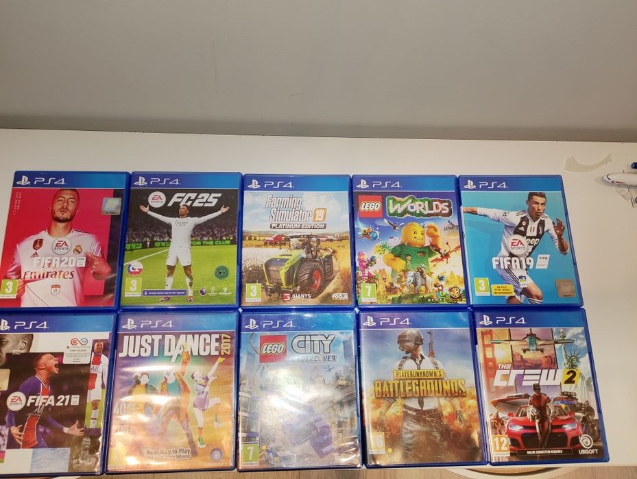 PS4 PRO cu 2  controllere incluse