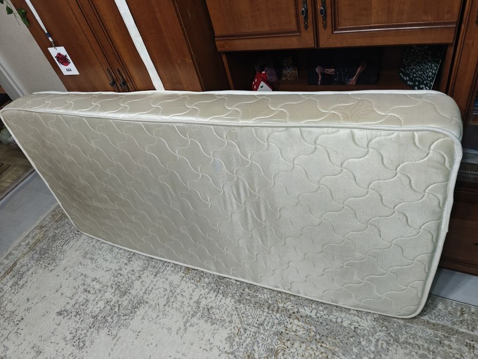 Продам Матрас 90х200см