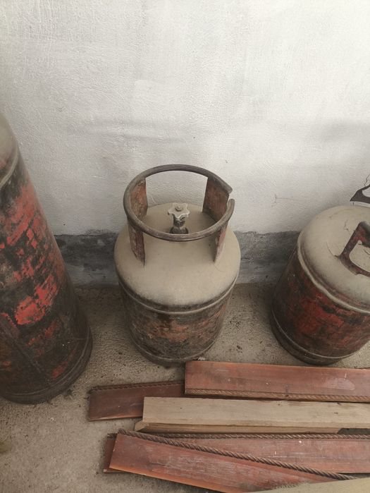 Продам баллоны срочно