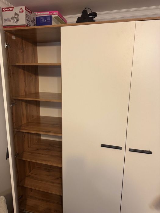 Продам распашной шкаф