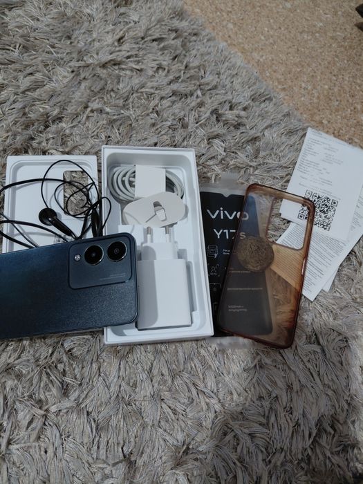 Продам смартфон Vivo Y17s