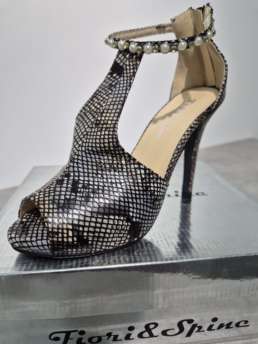 Vand pantofi cu toc open toe Fiori & Spine