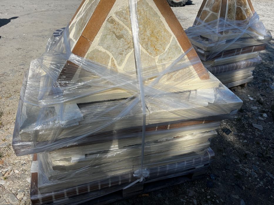 Градински Барбекюта от бетон с декорация от естествен камък