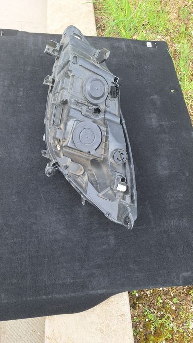 Far dreapta renault scenic.