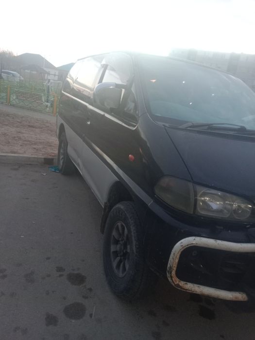 Митсубиси делика.