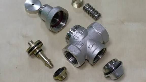 Редуктор давления воды