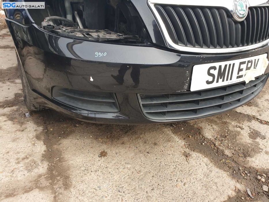 Grila Ornament Capac Central Stanga de pe Bara Spoiler Fata Skoda Octavia 2 Facelift 2008 - 2013 [C4089]