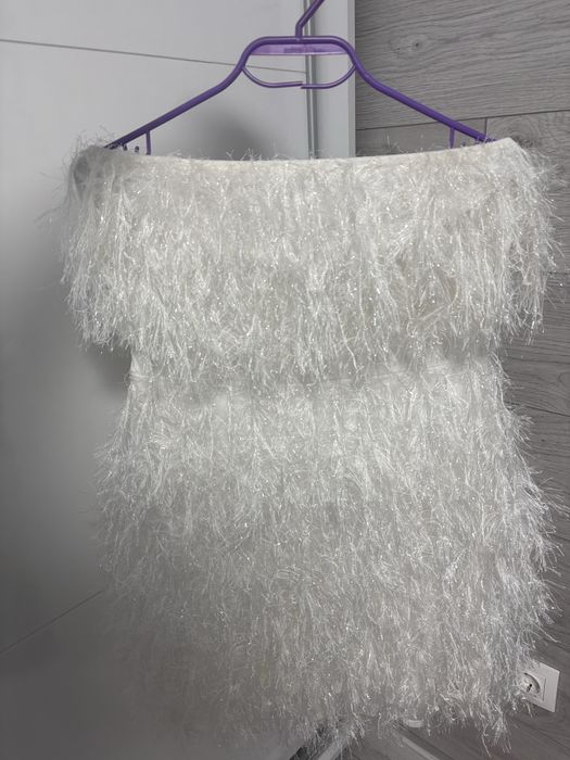 Официална рокля за повод ASOS. Роклята е без презрамки. EU-38(пасва идеално за С/М.)