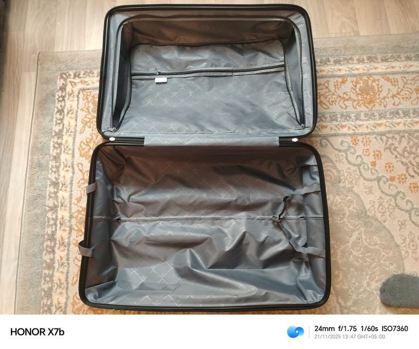 продам новый чемодан