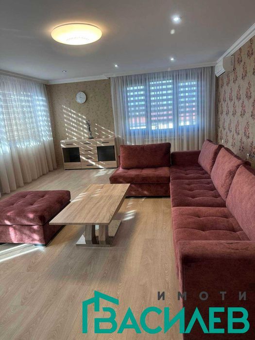 Дава се под наем Етаж от къща в София, Център - 116 кв.м за 757.86 € - Снимка #2