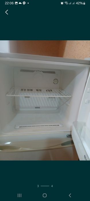 Холодильник сотилади