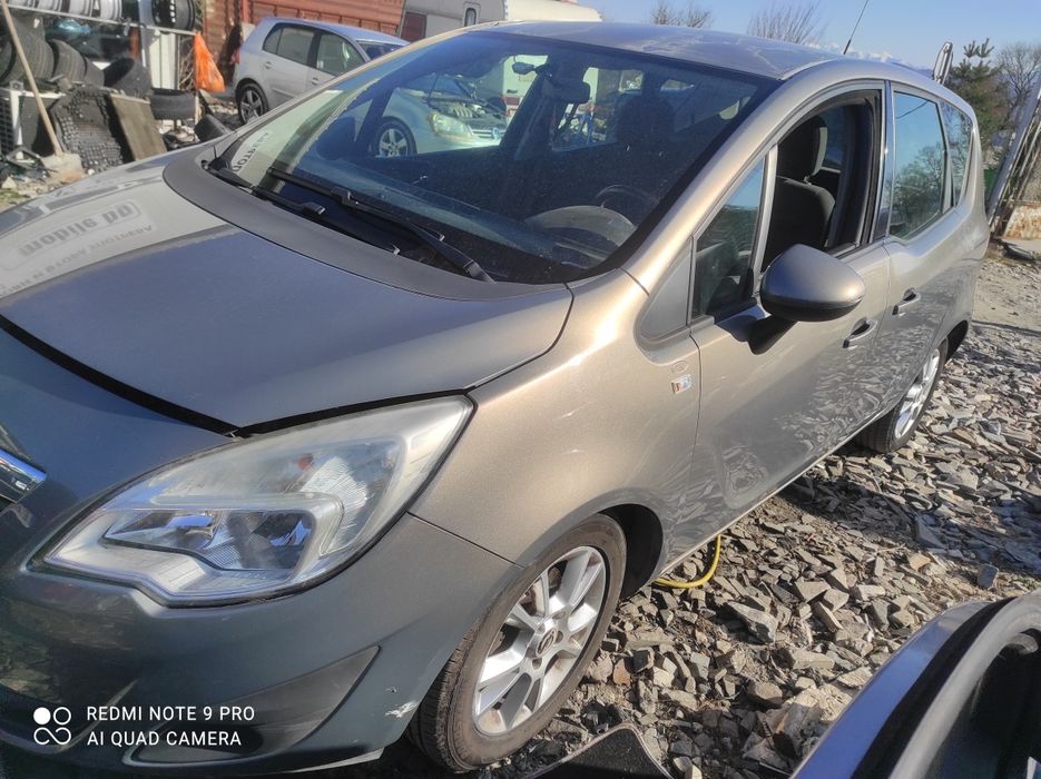 Opel Meriva 1.4 2011 На Части