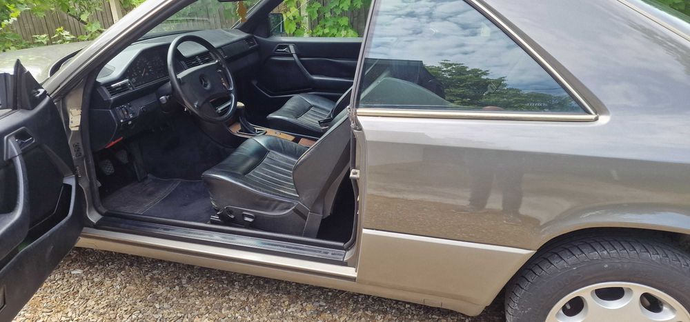 MERCEDES-BENZ E-Class 1989 — imagine 4