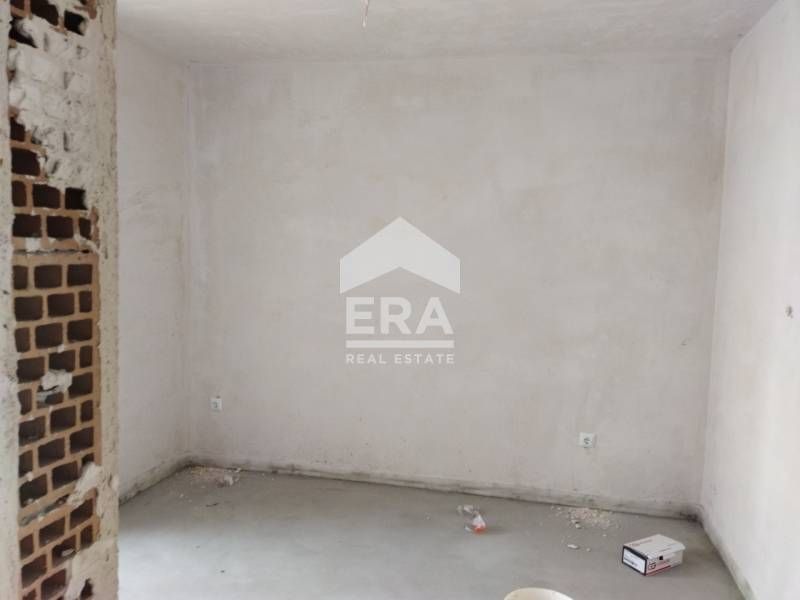 Продава се Тристаен апартамент в Варна, Център - 84 кв.м за 2453 €/кв.м - Снимка #3