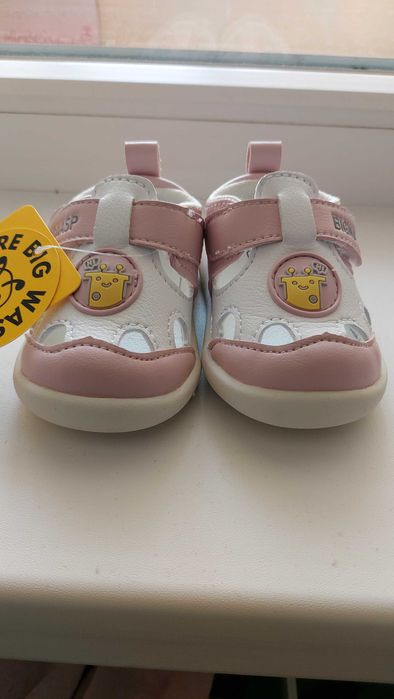 Продам сандали на девочку