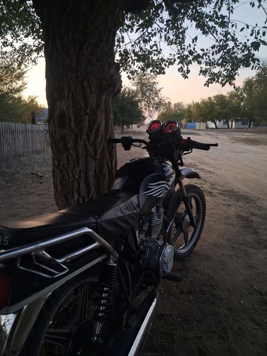 Мотоцыкл 250 куб 6 каростей