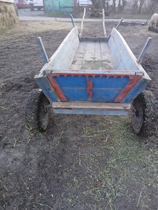 De vânzare căruță bună