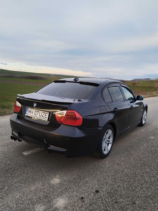 Vând bmw e90 seria 3 an 2007 motor 2.0d 163 cp manual