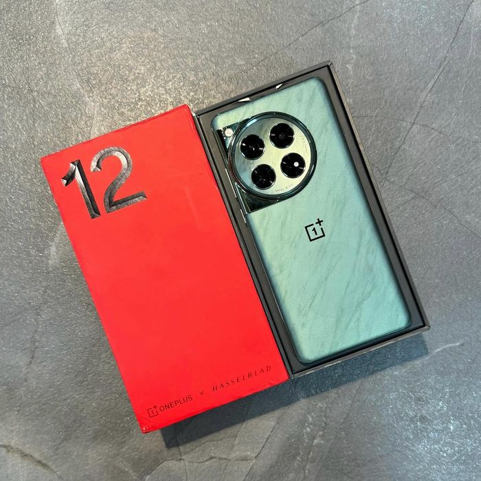 Продам OnePlus12