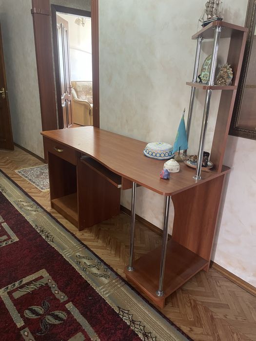 Продам компютерьный стол