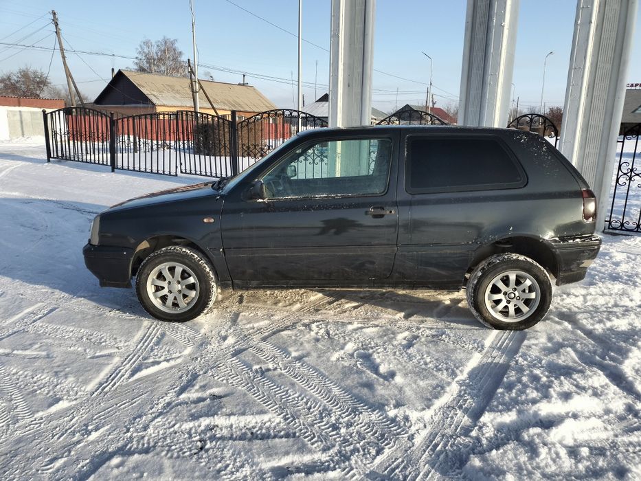 Гольф 3 купешка 1.8 продам