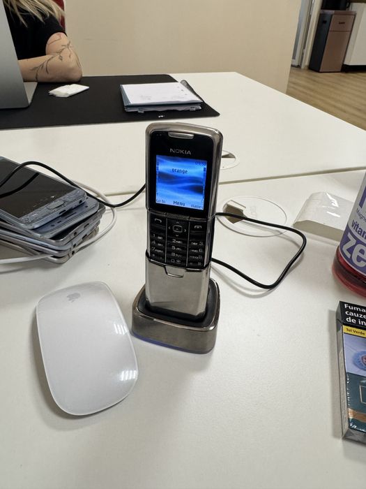 Nokia 8800 +desk stand incarcare