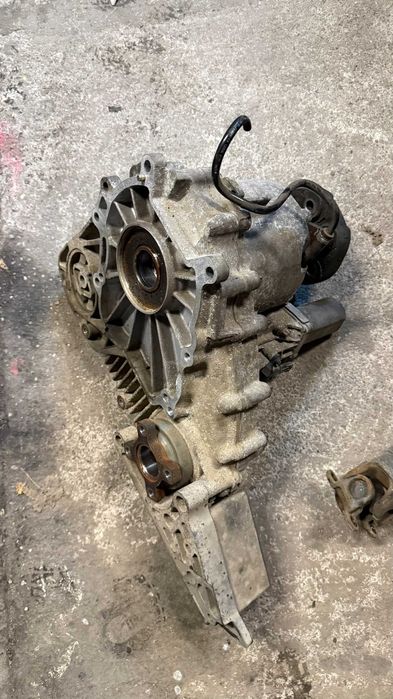 Cutie de transfer BMW X3 2.0D 150CP E83 24637963