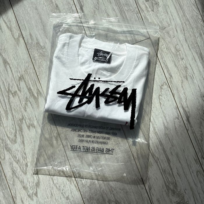 Stussy бяла тениска с голямо S на гърба и лого XL нова