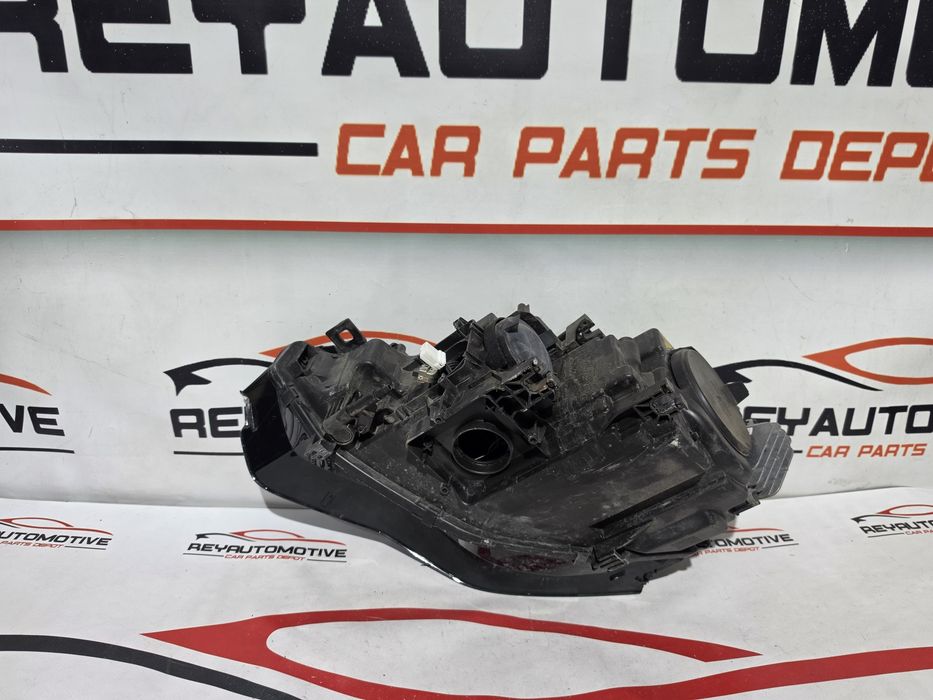 Far dreapta bixenon led Audi A5 Facelift dupa 2012 cod 8T0941044C
