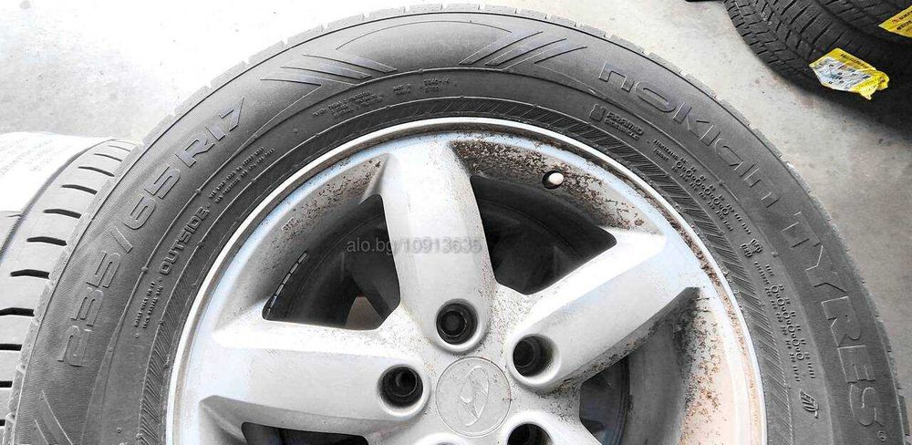 продавам 4 алуминиеви джанти 17' HYUNDAI с 4 гуми NOKIAN - за джип