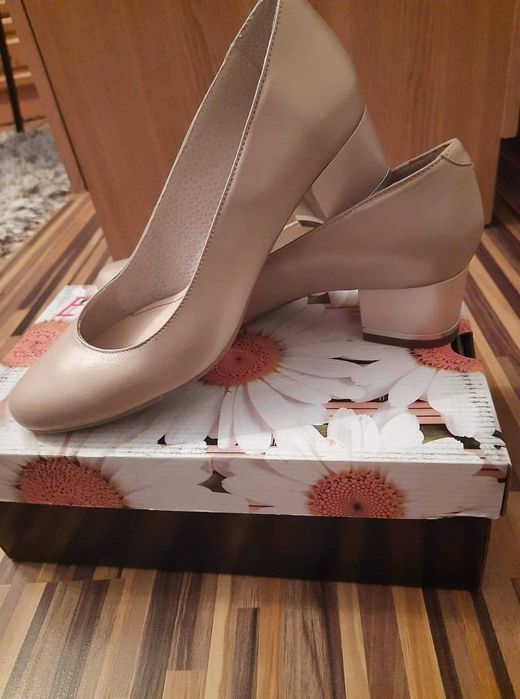 Vand pantofi dama, din piele, calitate deosebită