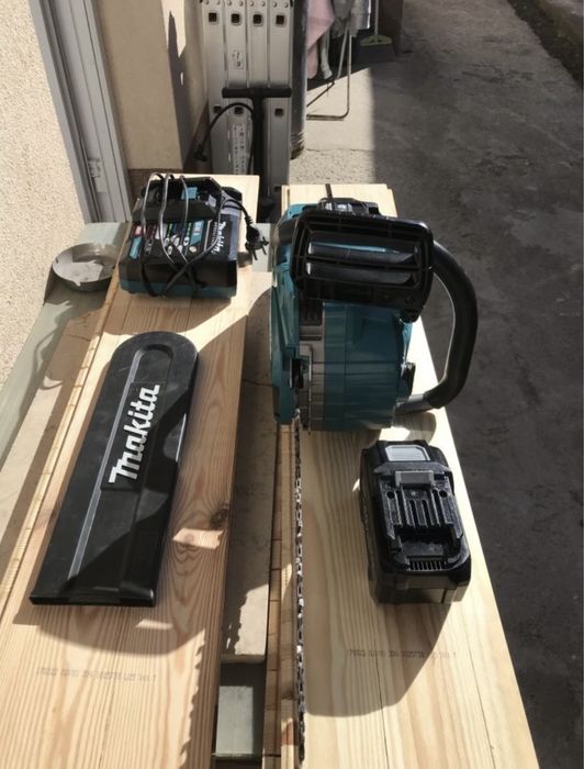 Drujba Makita BL motor IPX4 40v li-on max încărcător cu două baterii